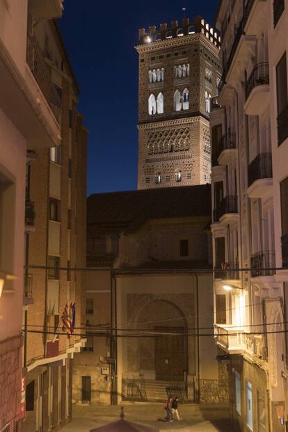 Vista de la torre de la iglesia de San Martín de Teruel.