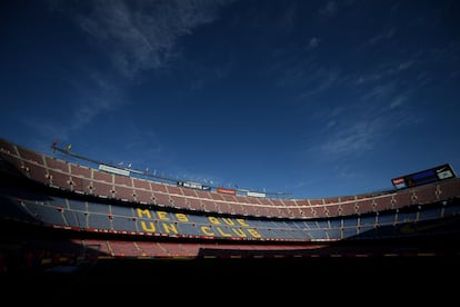Vista general del Camp Nou antes del partido que enfrenta al Barça y el Levante.