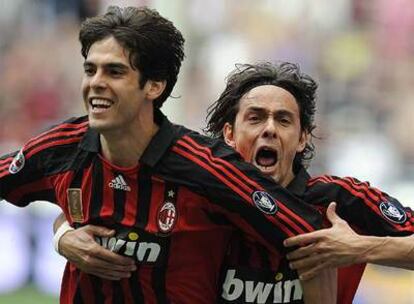 Kaká celebra su gol junto con Inzaghi