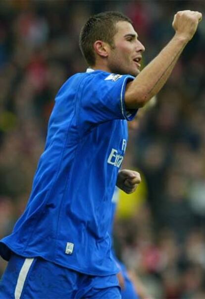 Mutu, celebrando un gol.