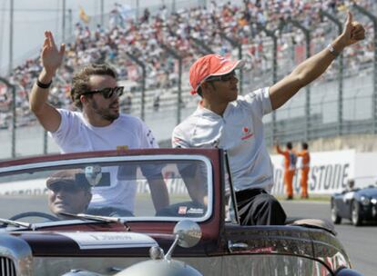 Alonso y Hamilton, ayer en el circuito de Suzuka.