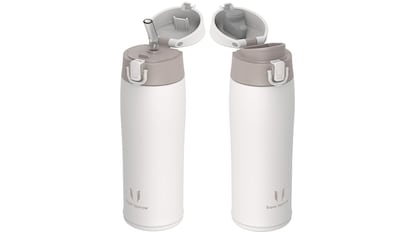 Botella térmica con pajita y boquilla.