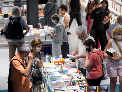 Vista de una librería en Barcelona el pasado 23 de julio en la celebración de un Sant Jordi que debía resarcir al sector de las pérdidas por el confinamiento.