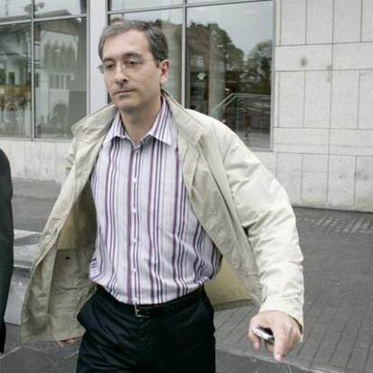 José María Bravo, tras prestar declaración en el Juzgado de Irún, en julio pasado.