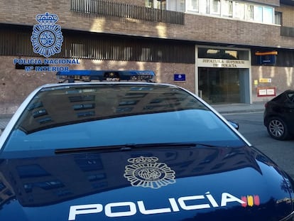 Imagen de archivo de un vehículo policial en Navarra.