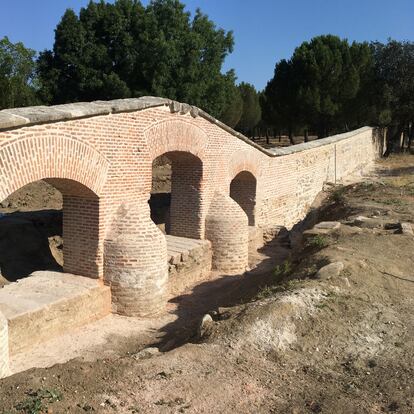 Muro de ladrillo del siglo XVIII de la Casa de Campo.