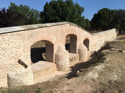 Muro de ladrillo del siglo XVIII de la Casa de Campo.