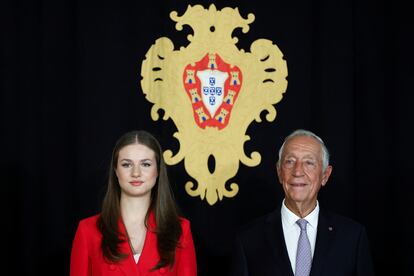 The Princess of Asturias, Leonor de Borbón, with the President of Portugal, Marcelo Rebelo de Sousa, in the Palace of Belem.