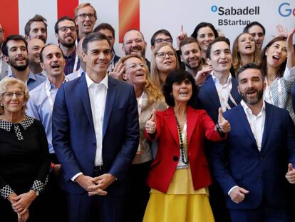 El presidente del Gobierno, Pedro S&aacute;nchez, el pasado viernes en South Summit, junto a Manuela Carmena (alcaldesa de Madrid), Mar&iacute;a Benjumea, (fundadora de Spain Startup) y Francisco Polo, secretario de Estado para el Avance Digital. 