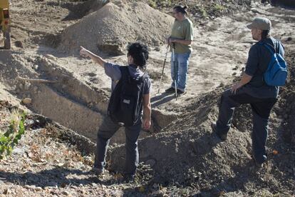 Lugar donde se realizan las labores de exhumación de los cuerpos de varios maestros amigos de Machado en la localidad de Cobertelada (Soria).