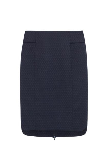Esta falda de corte recto con detalle en el bolsillo es de Massimo Dutti, y es perfecta para ir a la oficina. (59,95 euros)