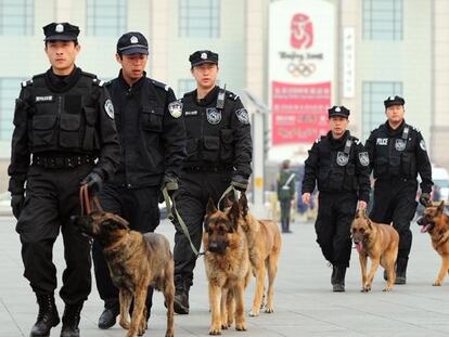 Policías en la plaza de Tiananmen de Pekín, el pasado sábado.