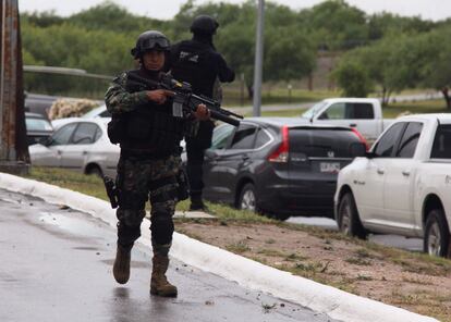 Elementos del Ejército en las calles de la ciudad fronteriza de Reynosa