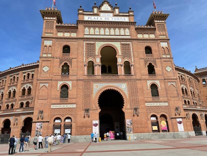 Fachada principal de la plaza de toros de Las Ventas.