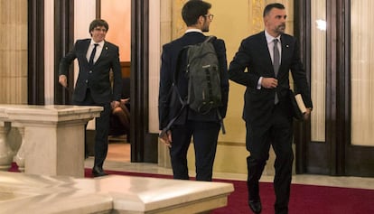 Carles Puigdemont i Santi Vila, a l'octubre al Parlament.