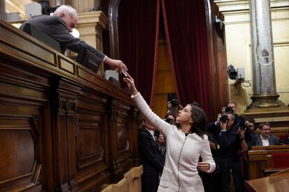 La líder de Ciudadanos de Catalauña, Inés Arrimadas, vota para elegir al presidente del Parlament.
