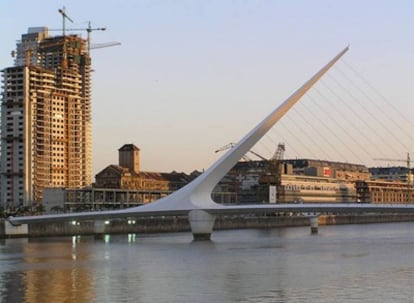 Puente de la Mujer de Santiago Calatrava, en Buenos Aires
