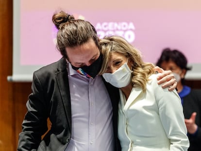 Pablo Iglesias y Yolanda Díaz, durante el traspaso de carteras de la vicepresidencia, el pasado 31 de marzo.