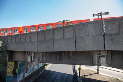 La unión de las trabes del tramo elevado.