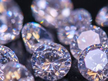 Los laboratorios extraen los diamantes del sector de las joyas prémium