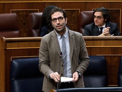 El ministro de Economía, Comercio y Empresa, Carlos Cuerpo, interviene durante la sesión de control del Gobierno este miércoles celebrado en el Congreso.