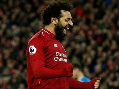 Salah celebra un gol en el partido Liverpool-Huddersfield.