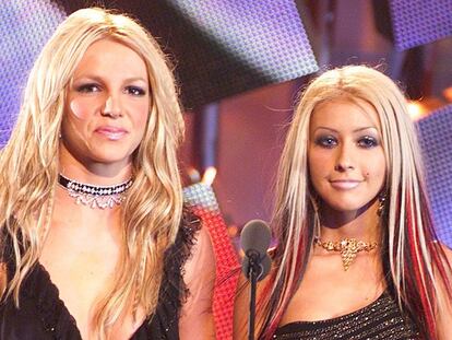 Britney Spears y Christina Aguilera en los premios MTV Video Music Awards del año 2000, en Nueva York.