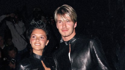 Los Beckham recuperan sus trajes de boda color púrpura 25 años después