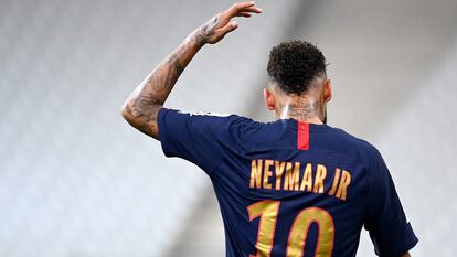 Neymar durante un partido de la liga francesa, en julio de 2020.