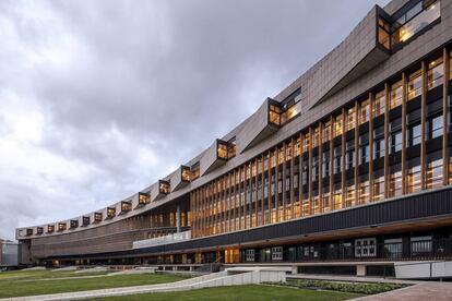 El edifico Ad Portas de la Universidad de la Sábana, un proyecto de Felipe Uribe, Andrés Castro y Gerardo Olave.