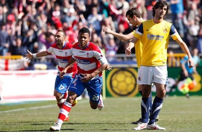 Uche celebra uno de sus dos goles ante la Real.