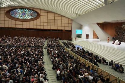 El papa León XIV, este lunes durante su audiencia con los periodistas en el Vaticano.