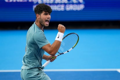 Carlos Alcaraz celebra un punto esta madrugada ante Zverev en Cincinnati.