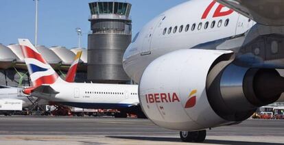 Aviones de Iberia y British Airways, ambas del grupo de aerolíneas IAG.