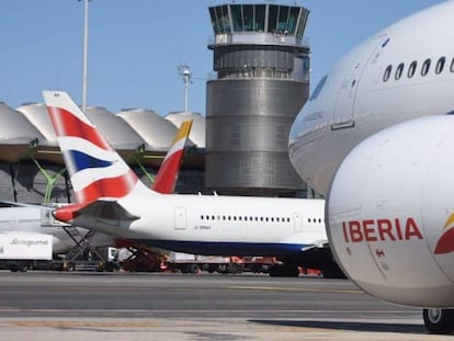 Aviones de Iberia y British Airways, ambas del grupo de aerolíneas IAG.