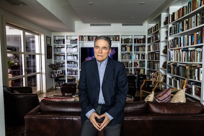 El expresidente de Panamá Arístides Royo, en su residencia en Ciudad de Panamá.