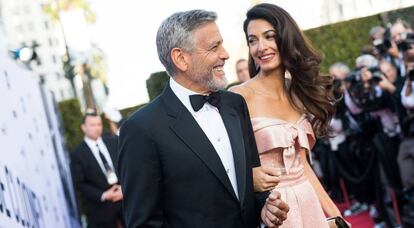 George Clooney y su esposa Amal Alamuddin en una entrega de premios en Hollywood en junio de 2018.