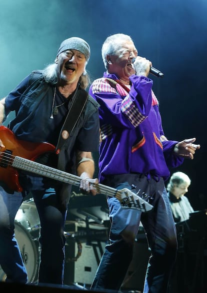 Roger Glover e Ian Gillan, y así es como se hace señores/as, la experiencia es mas que un grado.