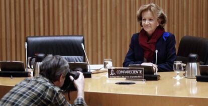 La exministra de Economía socialista Elena Salgado, ayer en el Congreso, en su comparecencia ante la comisión sobre la crisis financiera.