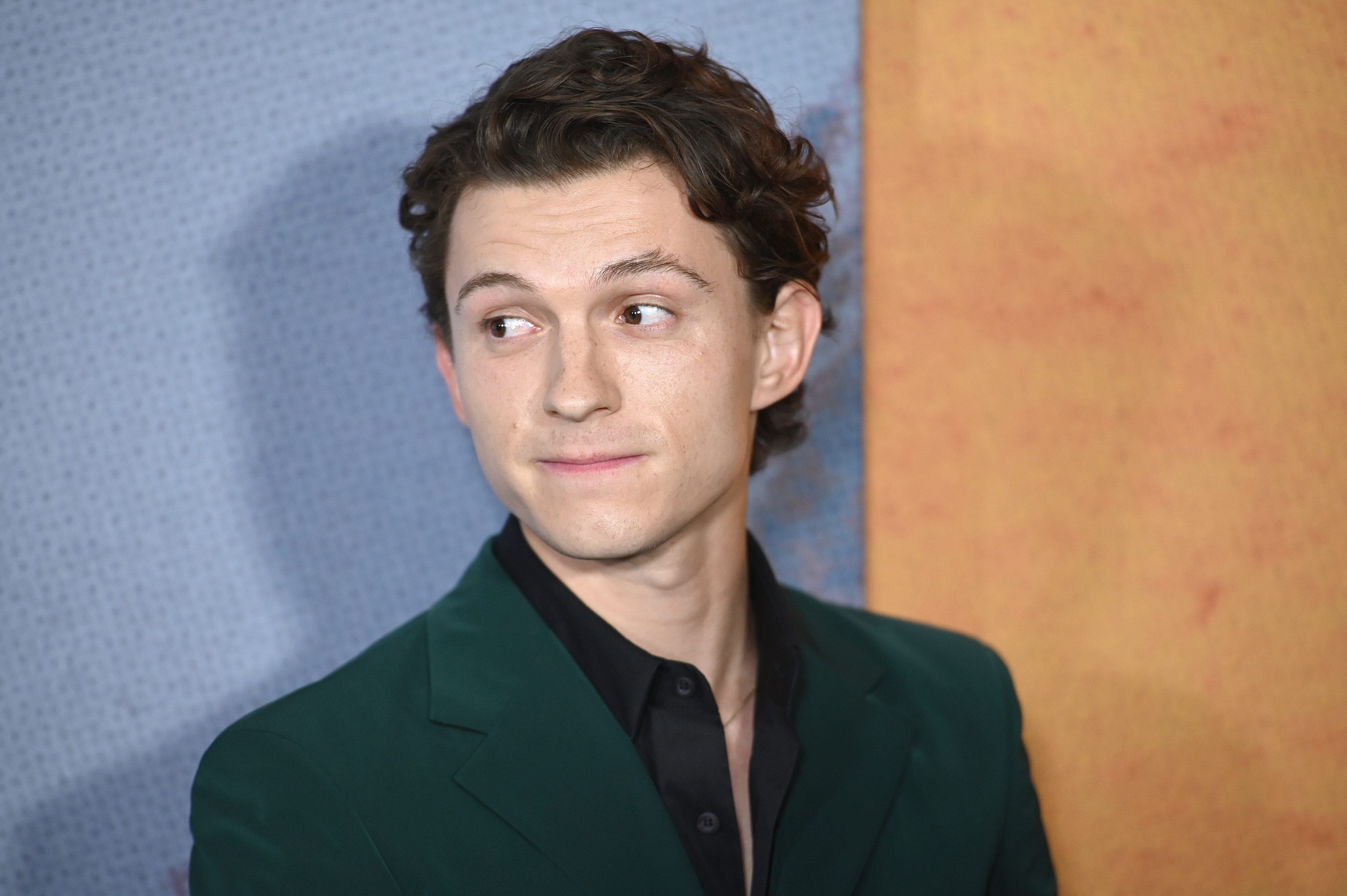 Tom Holland revela el motivo por el que no quiere presentar ‘SNL’: su dislexia severa