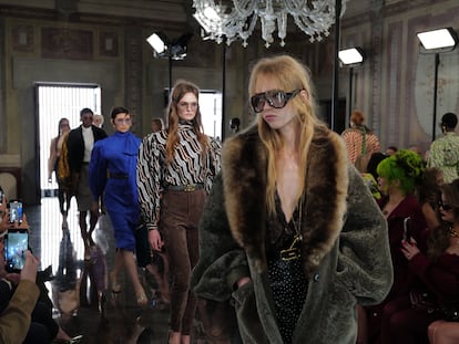 Las modelos, en un momento del desfile de la colección crucero 2026 de Gucci.