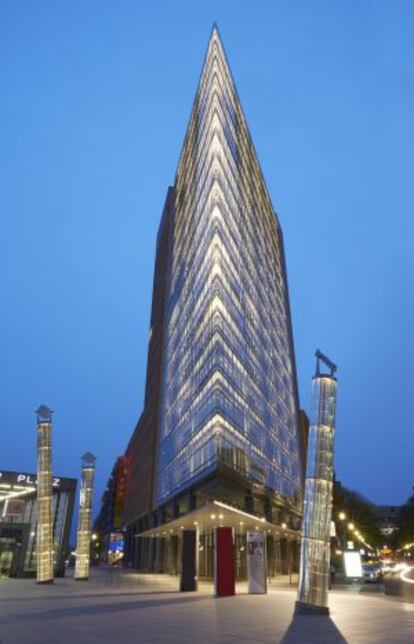 La torre Kolhoff, de 103 metros de altura, en Potsdamer Platz (Berlín).