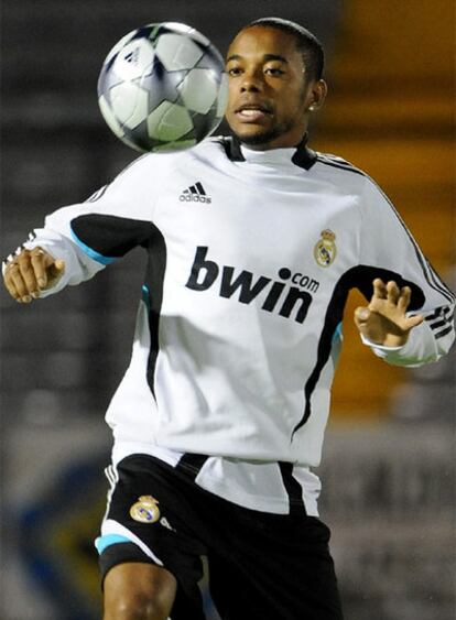 Robinho, durante el entrenamiento con el Real Madrid el pasado miércoles en Bogotá