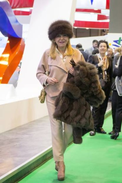 La baronesa Thyssen visita el stand de Andorra.