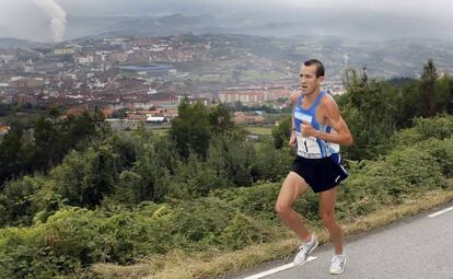 Iván Hierro, en la subida al Naranco, Oviedo.