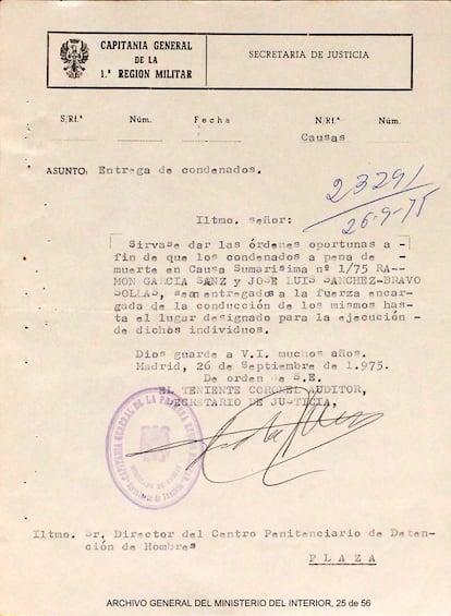 Una de las hojas del expediente que guarda el Archivo General del Ministerio del Interior de José Luis Sánchez-Bravo Solla, miembro del FRAP fusilado el 27 de septiembre de 1975. Los expedientes completos que recojen documentación acumulada durante la estancia en prisión de los cinco condenados a muerte se puede consultar al final de este reportaje. 