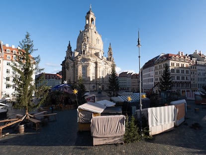 El tradicional mercadillo navideño de Dresde, la capital de Sajonia, permanece cerrado por la expansión del virus.