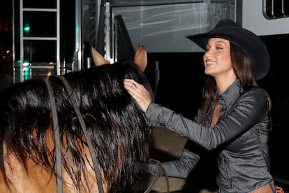 Cowgirl nails Bella Hadid S Moda