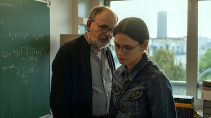 Jean-Pierre Darrosussin y Ella Rumpf, en 'El teorema de Marguerite'.