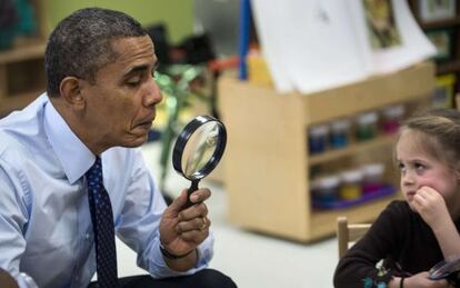 El presidente Obama juega en una guarder&iacute;a de Decatur, Georgia, donde present&oacute; sus iniciativas de educaci&oacute;n.